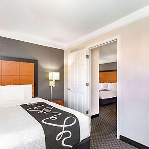 One-Bedroom One King One Double Bed Non-Smoking